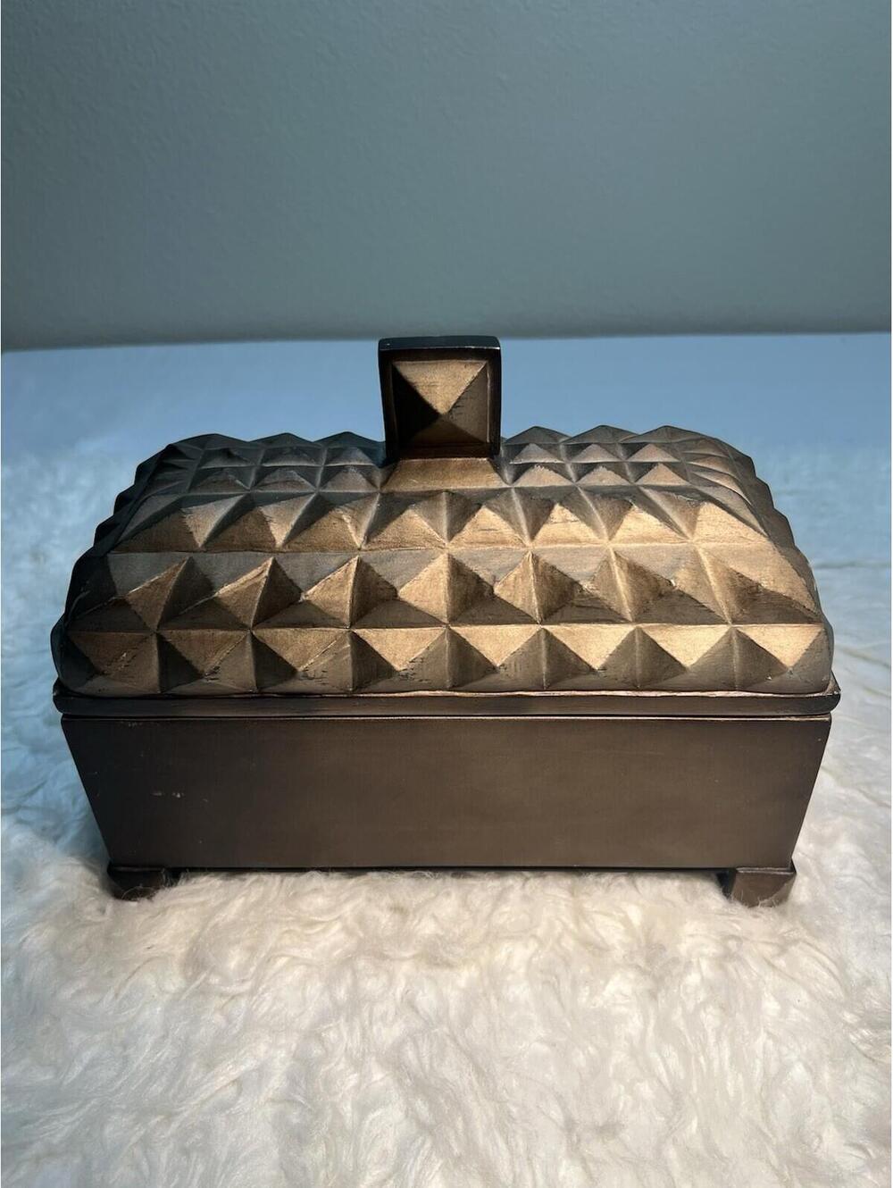 Carolyn Kinder Collection Prism Cuff Lidded Box